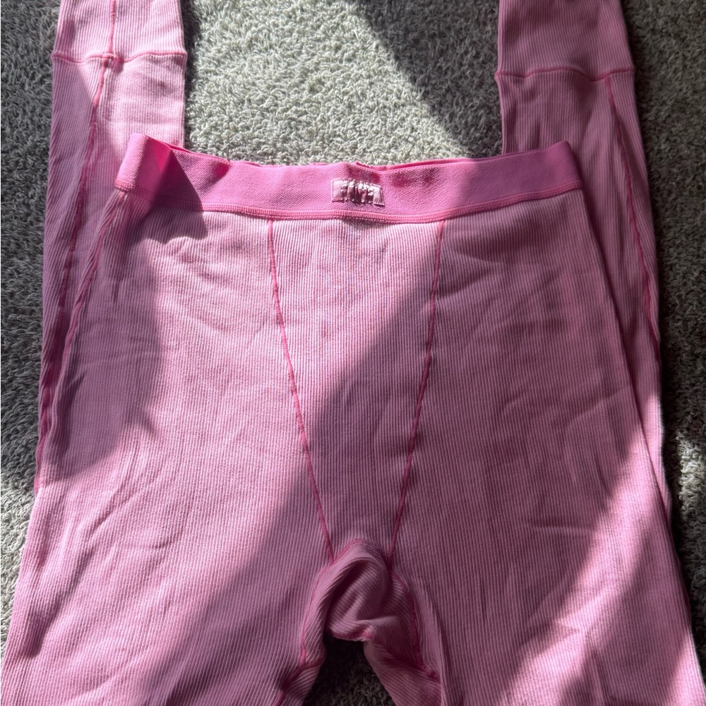 Pink Skims Leggings